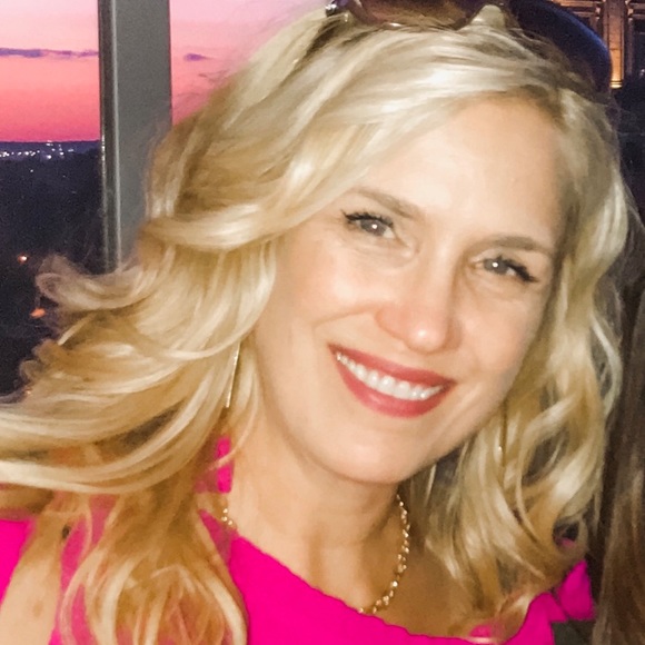 Meet your Posher, Kristen - Picture 1 of 1